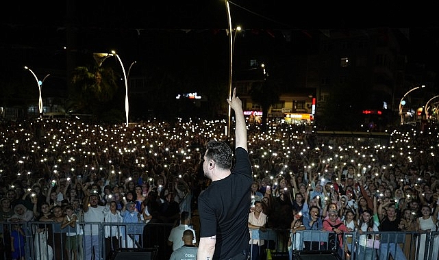Ekin Uzunlar, Kocaeli’yi Karadeniz ezgileriyle coşturdu