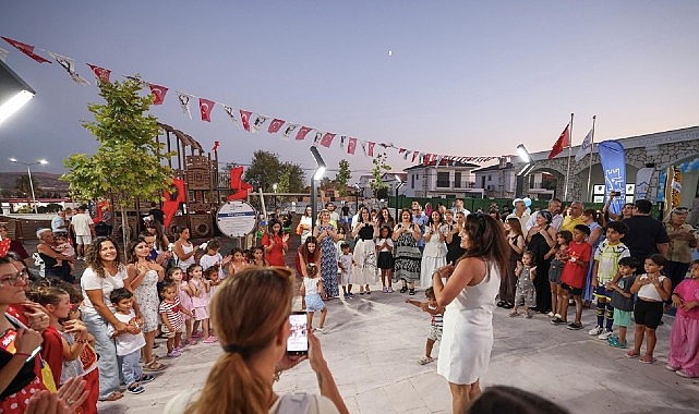 Hayriye ve Vehbi Özen Çocuk Etkinlik Merkezi ile Mavi Kelebek Anı Parkı Alaçatı’da hizmete açıldı