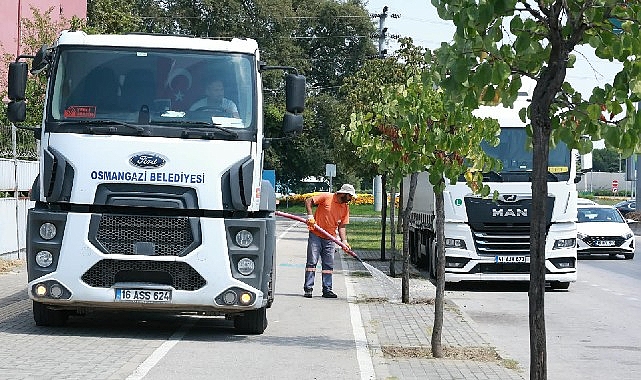 Osmangazi Belediyesi’nden Sıcak Havalarda Yeşil Alanlara Can Suyu